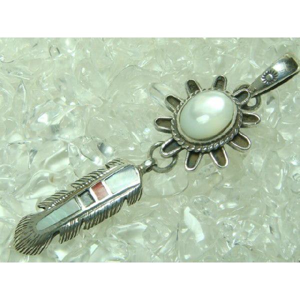 ネイティブ系ペンダントトップ　ホワイトシェル＆サンゴ＆オニキス　シルバー925