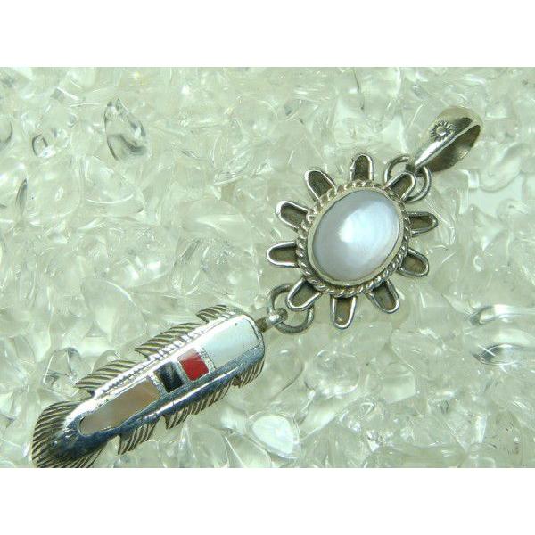 ネイティブ系ペンダントトップ　ピンクシェル＆サンゴ＆オニキス　シルバー925