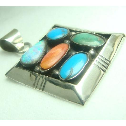 激安　ネイティブ系ペンダントトップ　オパール＆ターコイズ＆サンゴ　シルバー925