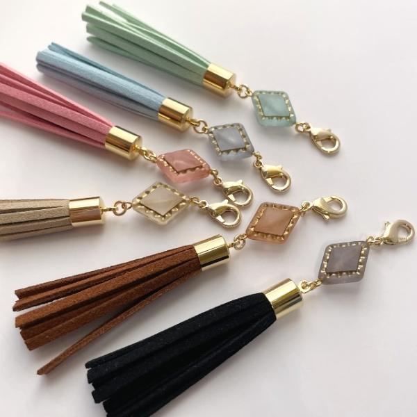 【メール便発送可◯】タッセルチャーム ミニチャーム ダイヤ型 フリンジ 日本製 フェイクスエード 携...