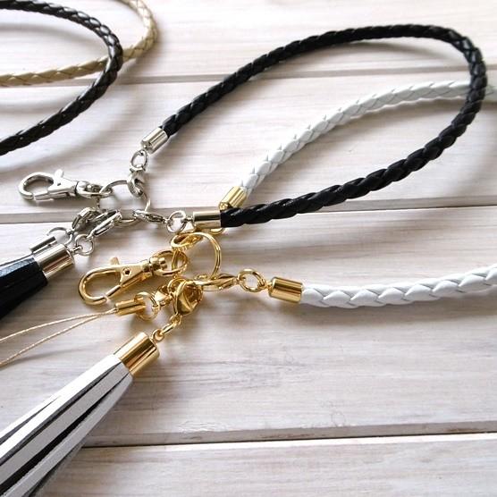 スマホ ストラップ 本革レザータッセルチャーム 四つ編み ハンドストラップ 携帯ストラップ おしゃれ...