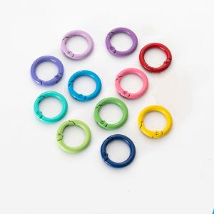 カラフル キーリング キーホルダー 1個 全16色 カラビナ リング型 丸形 金属製 シンプル パーツ 多用途 アクセサリー 鍵 金具