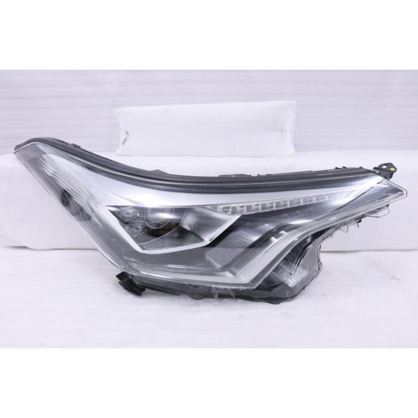 1Y-1285★美品 前期 LED NGX10 C-HR★右ヘッドライト KOITO 10-101 ...