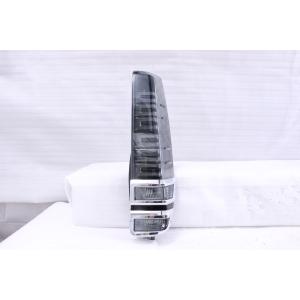 良品 トヨタ ヴォクシー ZRR80 後期 純正 右 テールランプ