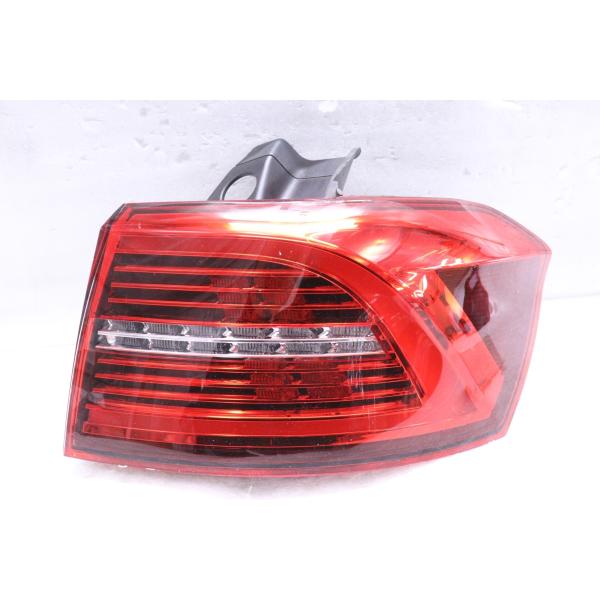 42-2015★美品★LED 3C VW パサート★右テールライト 3G9.945.208.J 打刻...