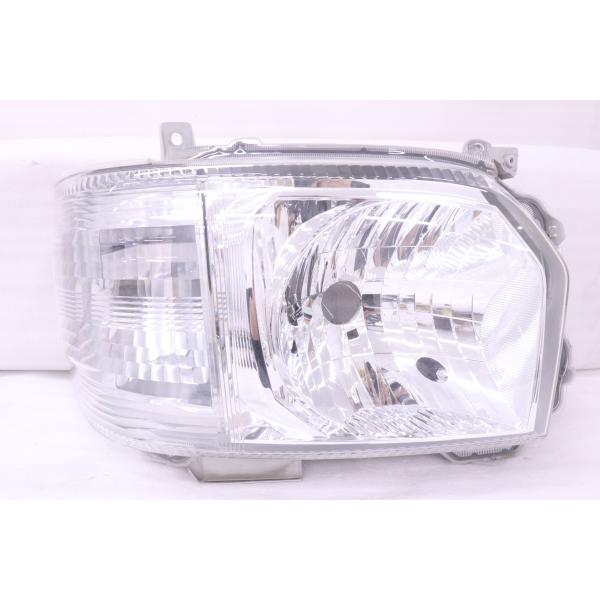 50-1042★美品★4型〜 ハロゲン 200系 ハイエース★右ヘッドライト KOITO 26-13...