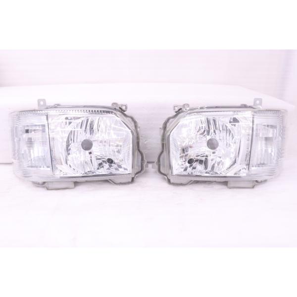 50-2872★4型 ハロゲン 200系 ハイエース★左右ヘッドライト KOITO 26-131 打...