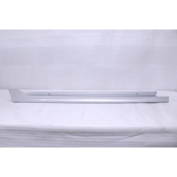 52-1173★未使用品★MXPA10 ヤリス HV 右サイドステップ★75850-K0050 シル...