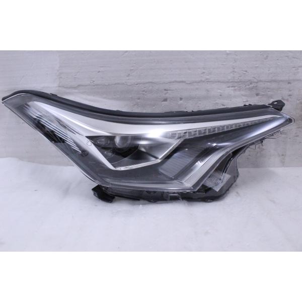 86-832-ｈ★前期 LED★ZYX10/NGX50 C-HR★右ヘッドライト 10-101 打刻...