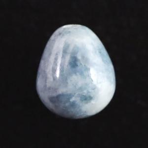糸魚川翡翠 ブルー 10mmペアシェイプ 穴あき ルース 2.4ct