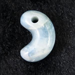 糸魚川翡翠勾玉 M06632豊翠 作33mm*23mm*11mm 糸魚川産 ヒスイ製 勾玉