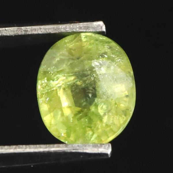スフェーン グリーン 7.1mmオーバル ファセットカット ルース  1.32ct　 【榎本通商32...