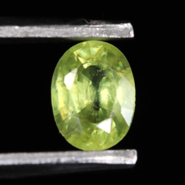 スフェーン グリーン 5.0mmオーバル ファセットカット ルース  0.42ct　 【榎本通商40...