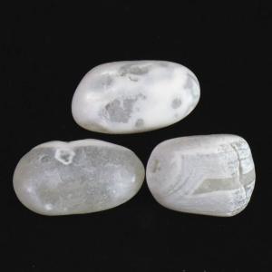 北海道北見幌別川 メノウ 瑪瑙 原石 210g 【榎本通商26445】 : 榎本