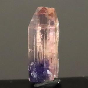 タンザナイト 非加熱 14.7mm原石 結晶 2.49ct 【榎本通商89423
