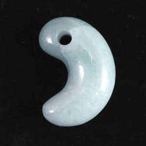 糸魚川　横川産　　　　　　　出雲型　青翡翠勾玉 糸魚川翡翠(横川産) 青色 勾玉 巴型 】 国産 天然石 糸魚川産翡翠