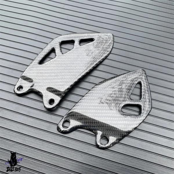 互換品  バイクリアフットレストウイングプレート ZX10R カーボンヒールガードリアセットカワサキ...