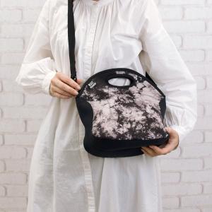 【ブラックフライデー特別価格】BUILT  ビルト レリッシュバッグ タイダイ ショルダーバッグ 持ち運び ピクニック お弁当 犬の散歩 BF2025