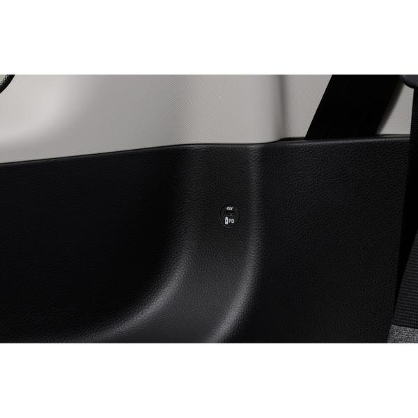 フリード GT系：純正 USB PDチャージャー（3列目用）