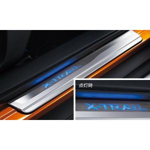 エクストレイル X-TRAIL T33 ：純正 イルミキッキングプレート（電池式