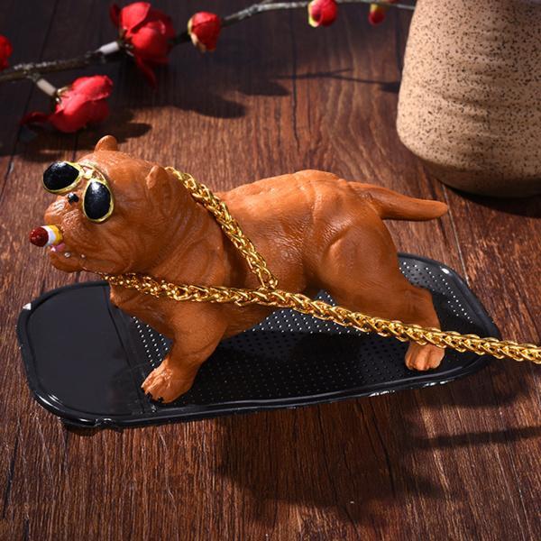 ゴールドチェーンブラウンのいじめっ子犬の樹脂車の装飾シミュレーション飾り