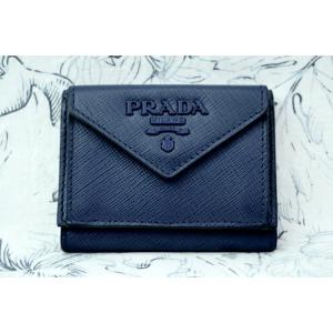 プラダ 財布 日本未発売 PRADA 1MH021 ３つ折り SAFFIANO SHINE サフィアーノ カーフレザー 型押し ソリッドメタル トライアングルロゴ 男女兼用 濃紺｜essenceofstyle