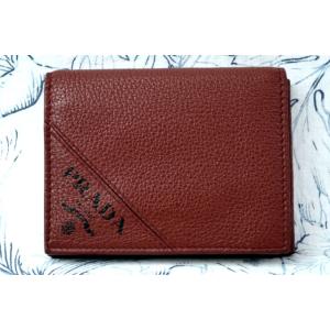 プラダ 財布 日本未発売 PRADA 2MO006 VITELLO GRAIN グレインカーフレザー ダブル２つ折り RUBINO ルビーレッド｜essenceofstyle