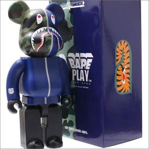 A BATHING APE (エイプ) x MEDICOM TOY(メディコム・トイ) 1ST CAMO SHARK BE@RBRICK 400% (ベアブリック)(フィギュア) NAVY 283-000419-017+【新品】(グッズ)｜essense