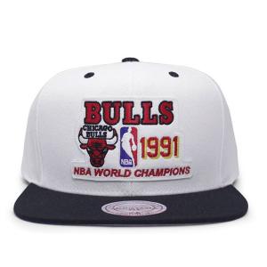 新品 Mitchell & Ness cnfmnchb307BULLS NBA FINALS CHAMPS 1991スナップバックキャップWHITExBLACK 620-006958-010(ヘッドウェア)｜essense