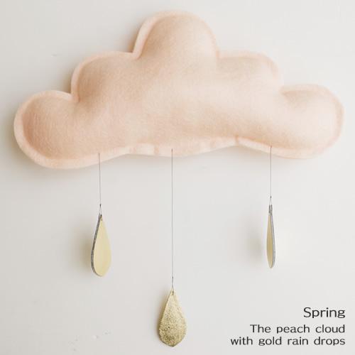 雲のモビール 天井飾りThe Butter Flying Spring 27cm　Peach  (バ...