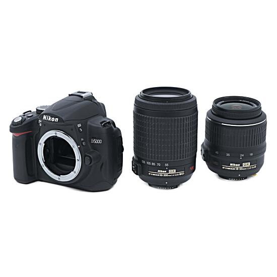 【中古】Nikon デジタル一眼レフ D5000 ダブルズームキット 訳あり [管理:1050022...