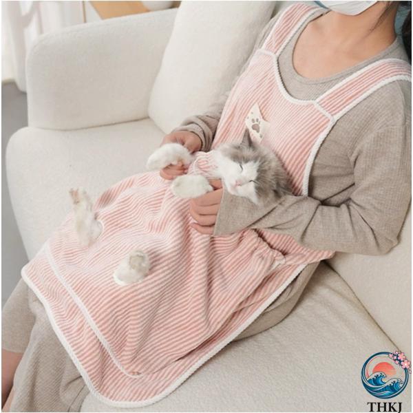 猫用ペット抱っこエプロン 飼い主服 防粘毛カバー 秋冬用 猫服を抱 猫 抱っこ紐 猫用エプロン 穴あ...