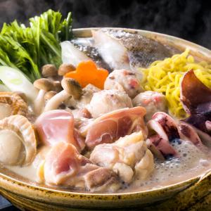 北海道 鶏白湯鍋 Aセット( 鶏もも肉500g・いか・帆立・助宗鱈・つみれ・生ラーメン・たれ)｜facesign