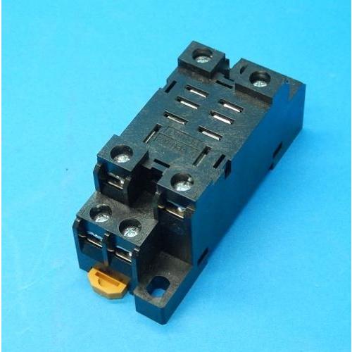 PTF08A-E　バイパワーリレーソケット　オムロン　未使用品