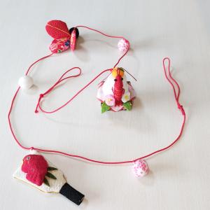 お正月飾り ちりめん細工 豪華な海老がのった鏡餅 初春を祝う小さな