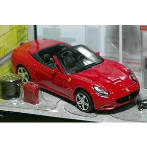 ブラーゴ 1/43 「フェラーリ カリフォルニア コンバーチブル」赤 ブラーゴ 1/43 「フェラーリ カリフォルニア コンバーチブル」赤