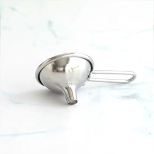 【取扱終了】家事問屋 じょうご ミニ ステンレス 漏斗 ろうと ロート 液体 移し替え キッチンツール 日本製 made in Japan 36440