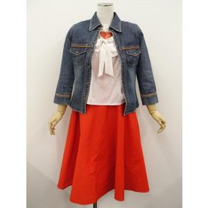 UNIQLO等 長袖デニムジャケット+長袖ブラウス+キャミソール+ロング丈フレアスカート コーディネ...