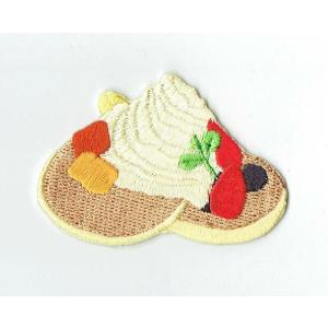 刺繍アイロンワッペン(パンケーキ(イチゴホイップ)の商品画像