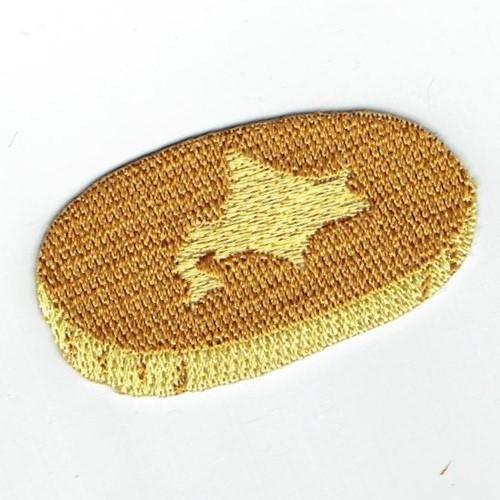 刺繍アイロンワッペン（チーズケーキ）