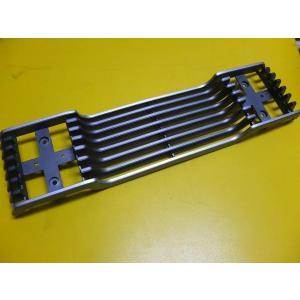 純正 新品 サニー B210 用 グリル (2) KB210 B110 B310 : ファイン