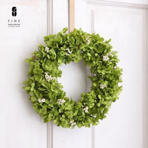 ⚫️プリザーブドウエルカム グリーンリース⚫️ グリーン系のナチュラルな色合い 白と淡い緑のバラ プリザーブド