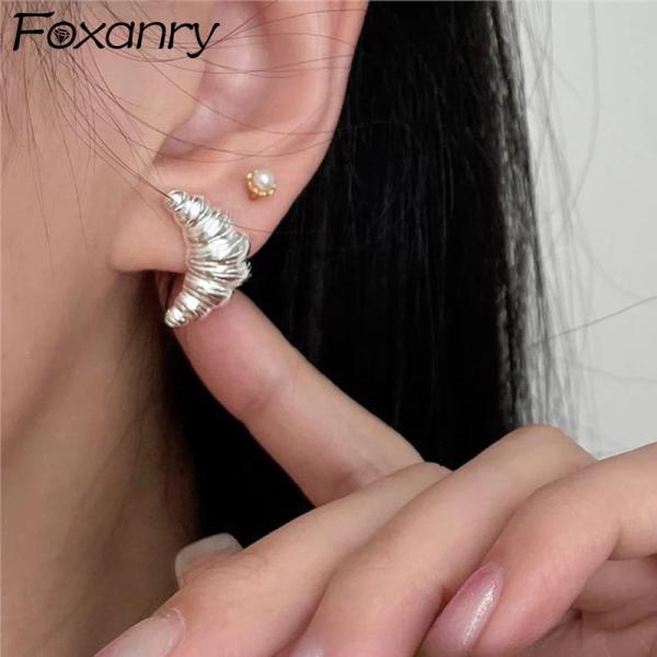 ピアス シンプル レディース クロワッサン スイート 幾何学 スタッド ガール パーソナリティ クリ...