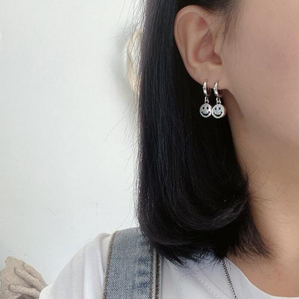 ピアス サークル スマイル スマイリー フープ レディース 女性 新しい トレンド 笑顔 フェイス ...