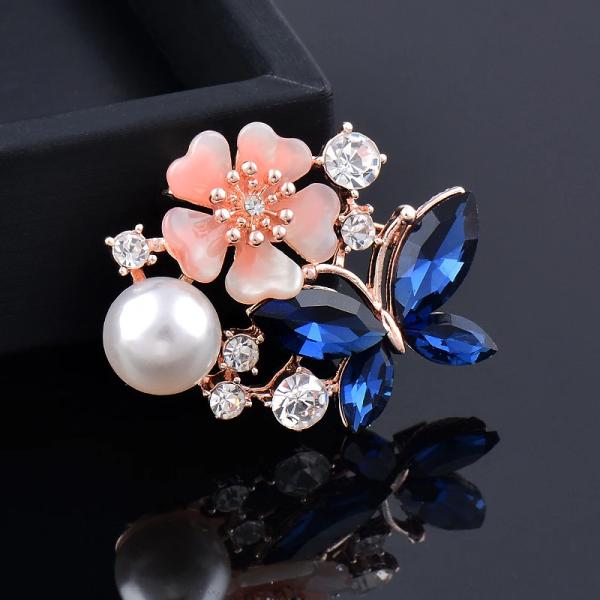 ブローチ 蝶 バタフライ 花 フラワー クリスタル インセクト 青 ブルー シェル 昆虫 レディース...