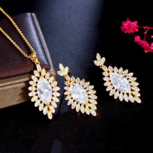 ペンダント ピアス ネックレス ジルコニア ゴールド ピック レディース シャイニー マーキス カッ...