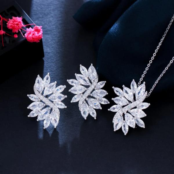 ペンダント ピアス ネックレス ジルコニア ブライダル ピック レディース エレガント マーキス カ...