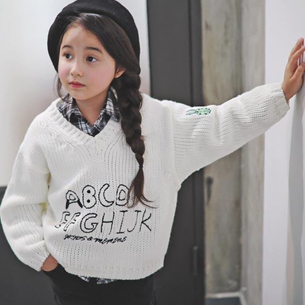 ニット 秋 冬 セーター アルファベット 白 ロゴ入り モノクロ シンプル 女の子 男の子 キッズ