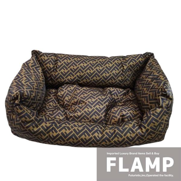 FENDI フェンディ ドッグベッド スモール FF ズッカ柄 小型犬 ペット用 アクセサリー【新品...