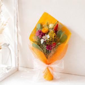ドライフラワースワッグ50 イエロー系 黄色系 ビタミンカラー ドライフラワー ブーケ 花束 造花 壁掛け 四季折々 かわいい 天然素材 自然素材 贈り物 プレゼント